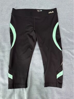 Fila Performance Running Black and Mint Green Capri Leggings Size Large